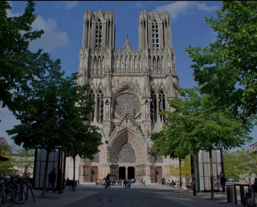 La Place Des Sacres, Proche Gare Et Centre Reims Eksteriør bilde